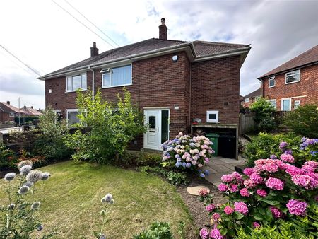 1, Green Avenue, Kippax, Leeds, West Yorkshire, LS25 7DP - Photo 2