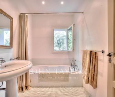 Maison à louer Valbonne, Cote d'Azur, France12 500 EUR / Mois - Photo 2