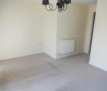 4 bedroom end of terrace house to rent - Photo 3