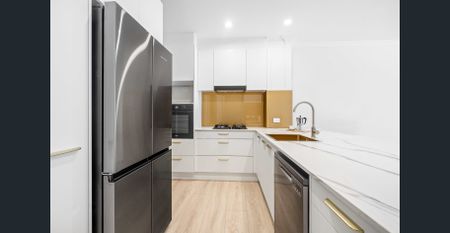 Coastal Living with Style and Space - Photo 2