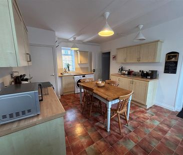 The Old Coach House, Abbey Street, Crewkerne - Photo 6