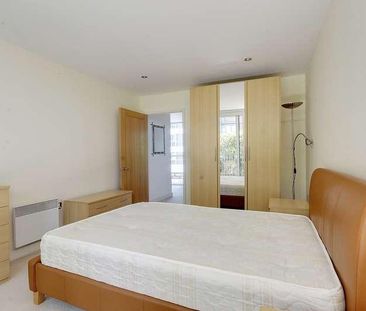 Baltic Apartments, Western Gateway, London, E16 - Photo 2