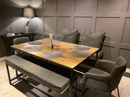 High Street - Photo 5