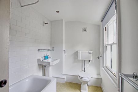 2 bedroom terraced house to rent - Photo 4