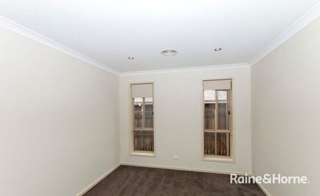 18 Mollie Dyer Street, Bonner, ACT 2914 - Photo 3