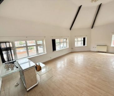 2 bedroom maisonette to rent - Photo 2