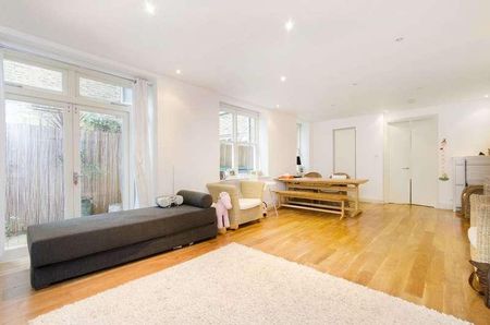 Earls Court Square, Earls Court, SW5 - Photo 2
