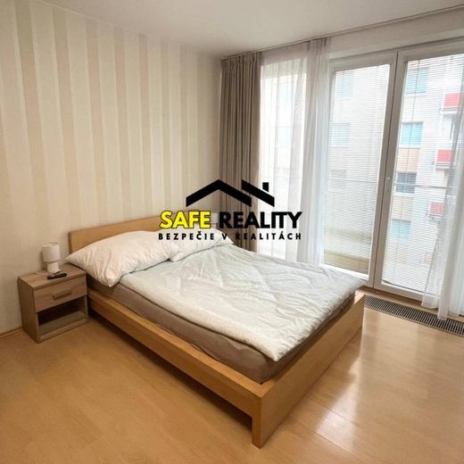 Prenájom 1-izbový byt Žilina Vlčince - Fotografia 1