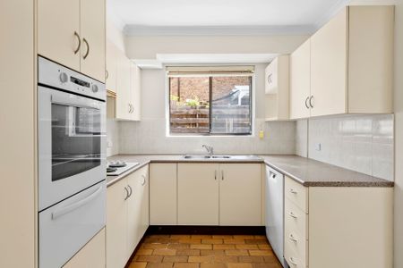 Peaceful and Private Townhouse - Photo 3