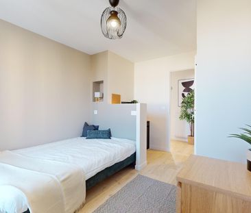 JEAN JAURES J Roommate 4 Bedrooms at Clermont Ferrand - Photo 3