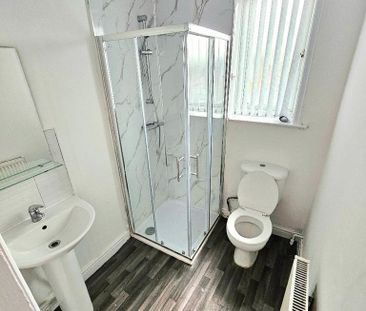 3 bedroom flat to rent - Photo 5