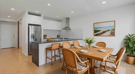 Unfurnished three bedroom apartment at Parnell - Photo 5