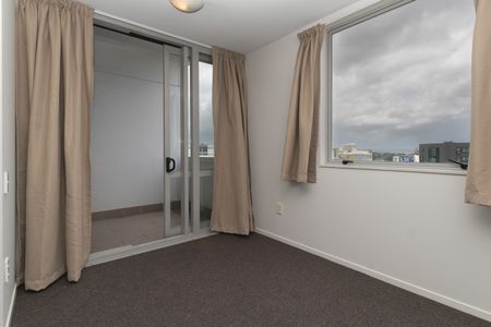 Large one bedroom apartment - Photo 3