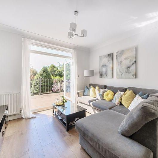 5 bedroom detached house to rent - Photo 1