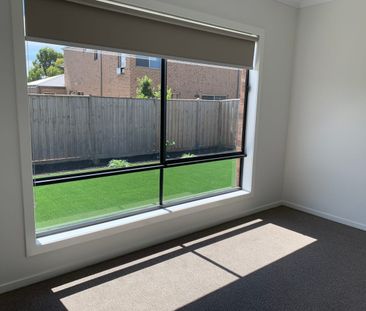 20 Bowral Avenue, Point Cook, Vic 3030 - Photo 6