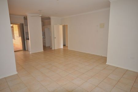 Modern 3-Bedroom Home with Pool in South Hedland - Photo 4