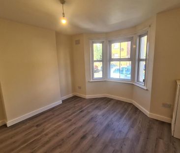 4 bedroom detached house to rent - Photo 3