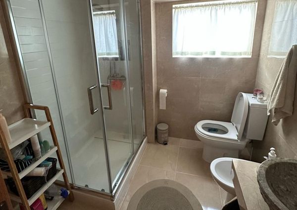 Alugo apartamento ou quartos Cacilhas