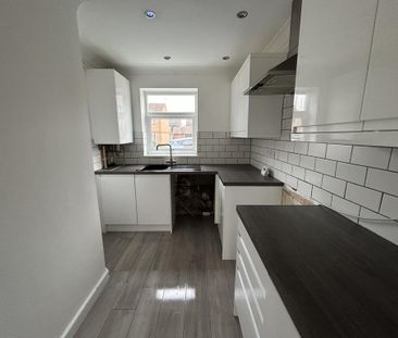 2 bedroom terraced house to rent - Photo 3