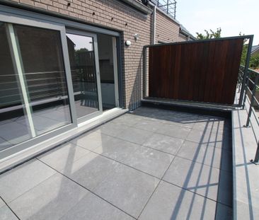 Recent appartement met 2 slaapkamers, terras en autostaanplaats gel... - Photo 1