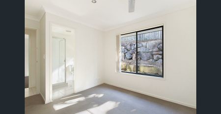 4 bedroom home in sought after location - Photo 2