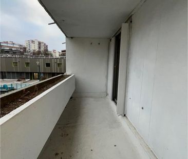T3 duplex de 78m² située sur la place des géants à Grenoble - Photo 2