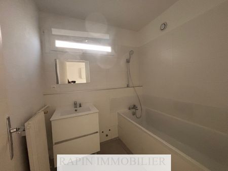 Très beau T2 avec balcon - Photo 5