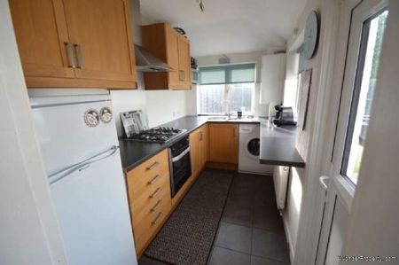 3 bedroom property to rent in Addlestone - Photo 2