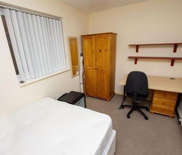 6 bedroom house to rent - Photo 1