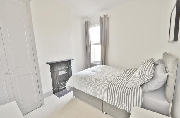 1 bedroom in a house share to rent - Photo 1