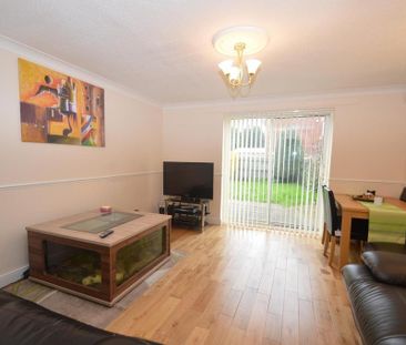 2 bedroom property to rent - Photo 1