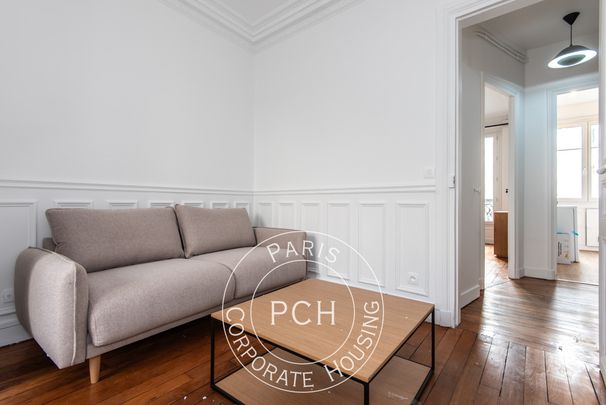 Rue Mathurin Régnier, - Photo 1