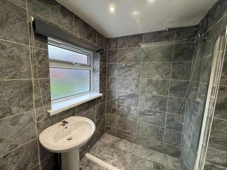 The Square, Grimsby, DN32 - Photo 3