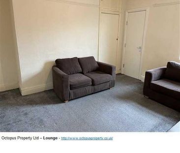 3 bedroom flat to rent - Photo 2