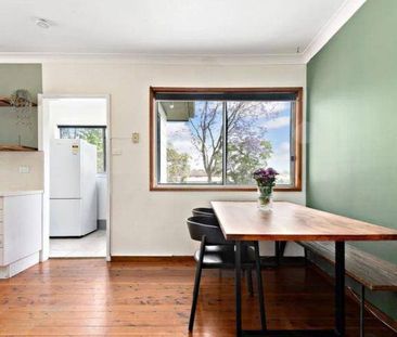 Family home with room to relax - Photo 2