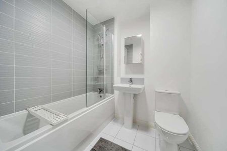 Grahame Park Way, Colindale, NW9 - Photo 4