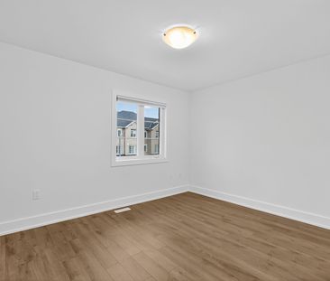 For Lease - 29 Wagon Lane, Barrie, Ontario - Photo 2