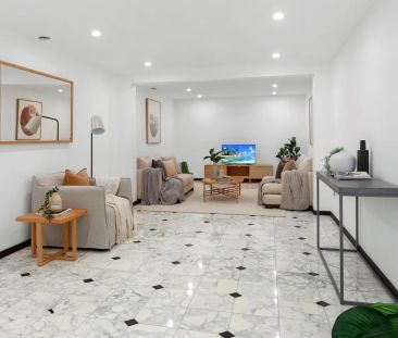 Renovated Spacious 7 Bedroom house - Photo 6