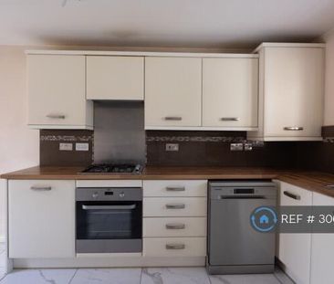 3 bedroom semi-detached house to rent - Photo 6