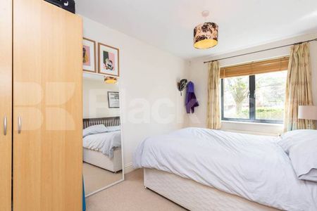 3 bed 2 bathroom property located within a gated developement in Holloway - Photo 5