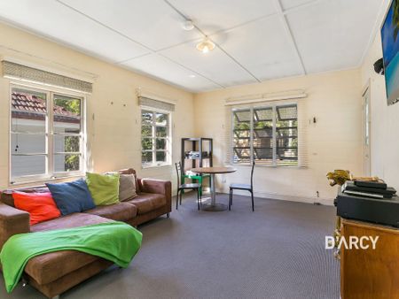28 ALEXANDRA AV - Photo 4