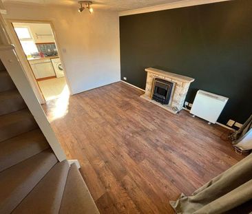 2 bedroom terraced house to rent - Photo 2