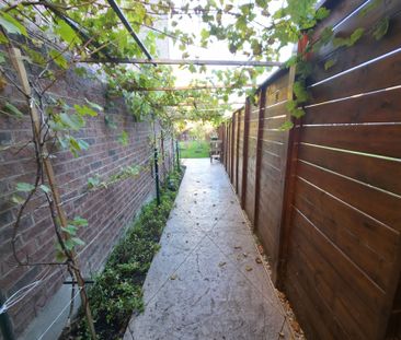 For Lease - 7879 Buckeye Crescent Unit# Lower, Niagara Falls, Ontario - Photo 2