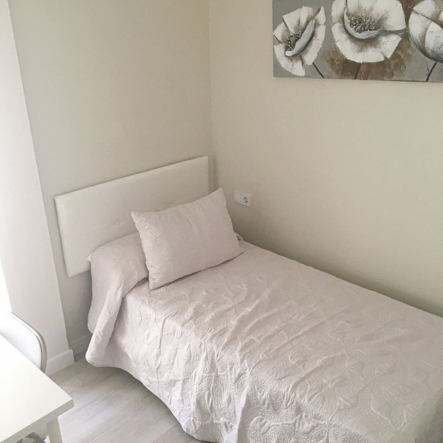 Habitación – Málaga – Cruz de Humilladero- Paseo de los Tilos – 325€ MES – Ref. MA02-01079 - Photo 1