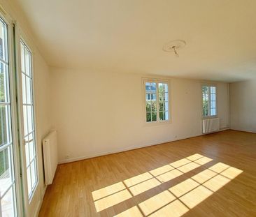 Location Maison 4 pièces 107m² LA MEMBROLLE SUR CHOISILLE 37390 - Photo 2