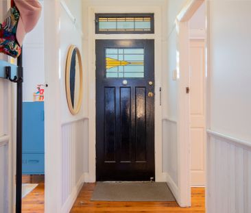 Renovated Three Bedroom Home with Over-Sized Office - Photo 3