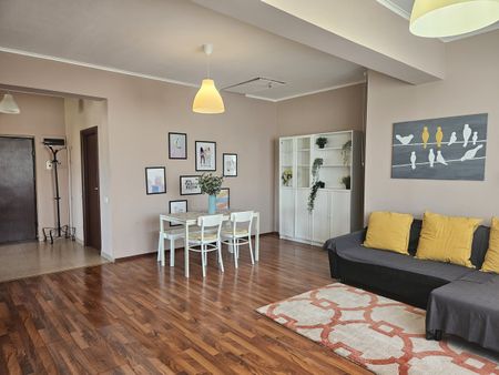 Pod Grant, direct proprietar, spatios (82 mp), complet mobilat si utilat - Photo 2