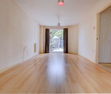 3 Bedroom Semi Detached House To Rent - Photo 1