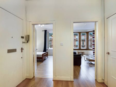 Crow Road, 2/2, Glasgow, Broomhill, G11 7BE - Photo 2