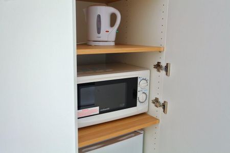 1 bedroom property to rent - Photo 5